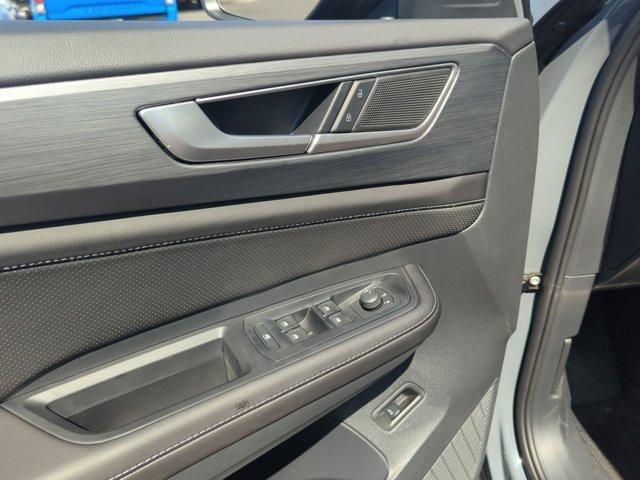 new 2026 Volkswagen Atlas Cross Sport car, priced at $42,812