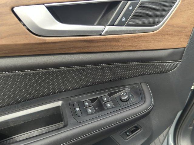 new 2026 Volkswagen Atlas car, priced at $44,324