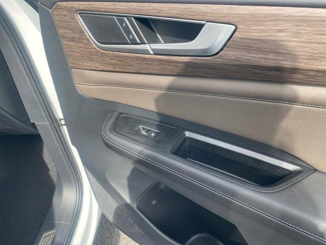 new 2025 Volkswagen Atlas car, priced at $46,804