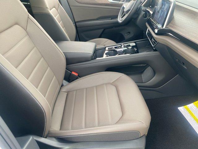 new 2025 Volkswagen Atlas car, priced at $48,804