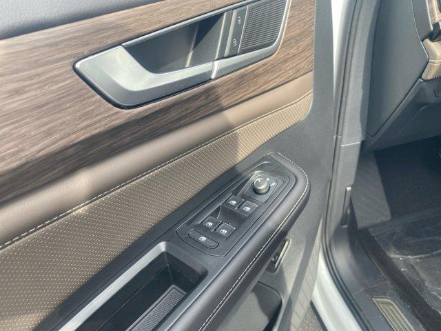 new 2025 Volkswagen Atlas car, priced at $48,804