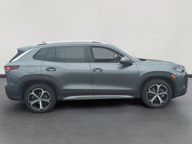 new 2025 Volkswagen Tiguan car, priced at $36,094