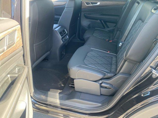 new 2025 Volkswagen Atlas car, priced at $53,424