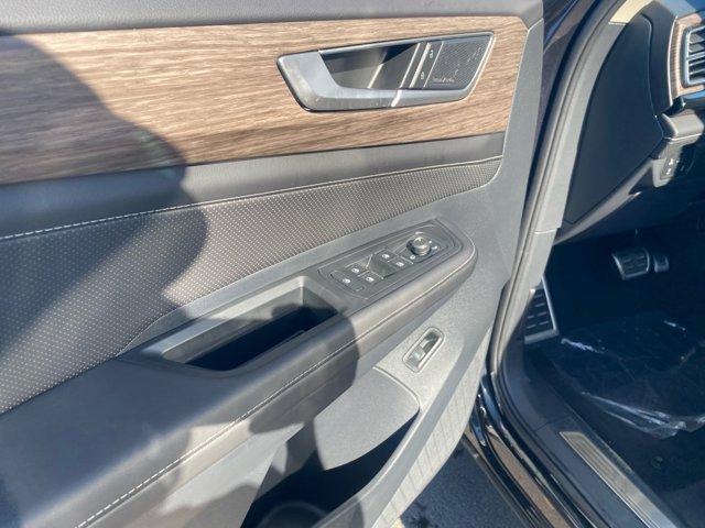 new 2025 Volkswagen Atlas car, priced at $53,424