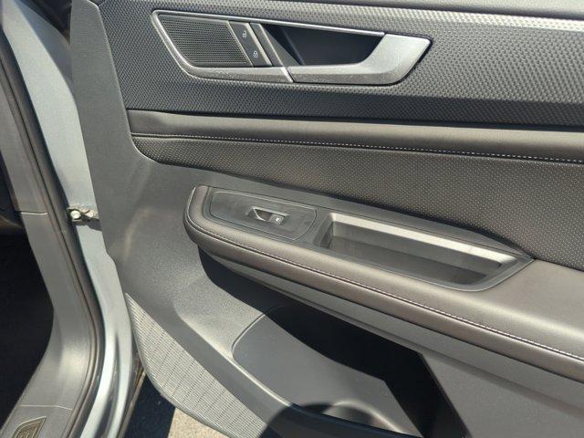 new 2026 Volkswagen Atlas Cross Sport car, priced at $48,896