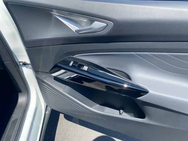 new 2025 Volkswagen ID.4 car, priced at $47,631