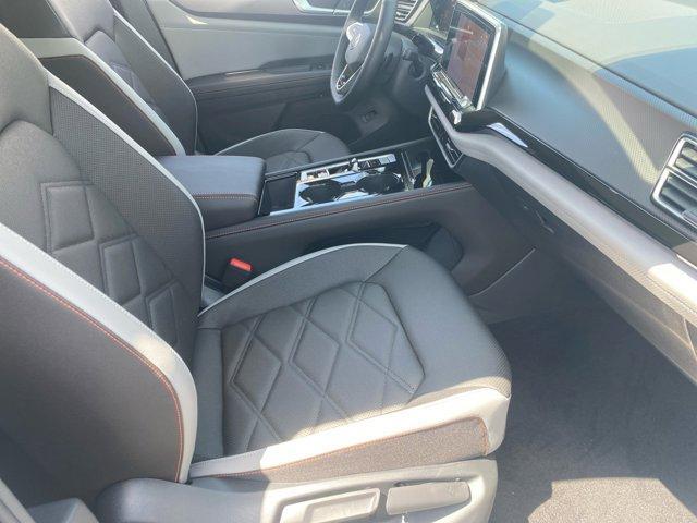 new 2025 Volkswagen Atlas car, priced at $43,754