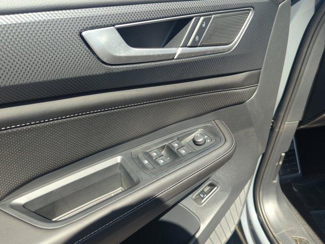 new 2026 Volkswagen Atlas Cross Sport car, priced at $49,802