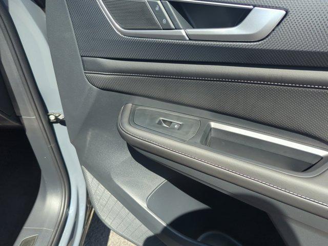 new 2026 Volkswagen Atlas Cross Sport car, priced at $49,802