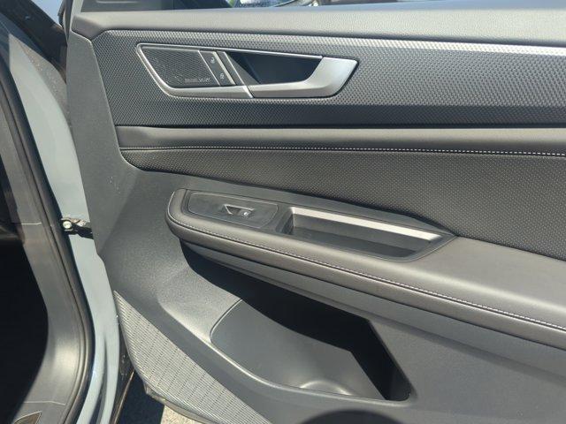 new 2026 Volkswagen Atlas Cross Sport car, priced at $54,250