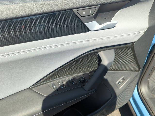 new 2025 Volkswagen Tiguan car, priced at $35,001