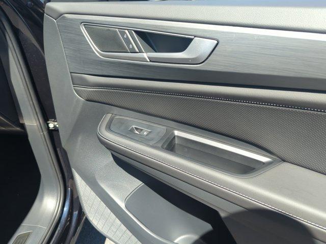 new 2026 Volkswagen Atlas Cross Sport car, priced at $43,862