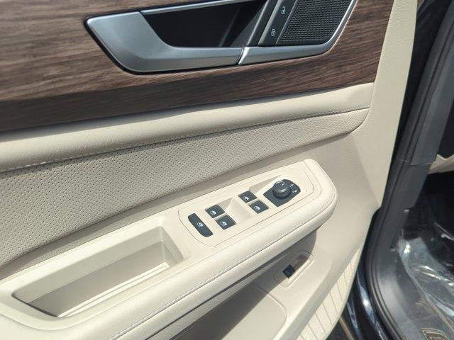 new 2025 Volkswagen Atlas car, priced at $43,804