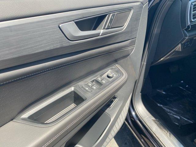 new 2025 Volkswagen Atlas Cross Sport car, priced at $44,121