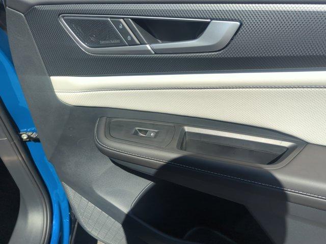 new 2026 Volkswagen Atlas Cross Sport car, priced at $53,795