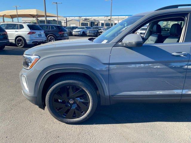 new 2025 Volkswagen Atlas car, priced at $43,686