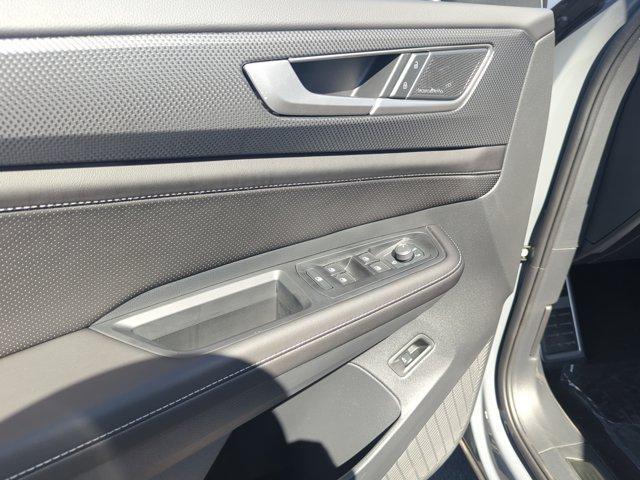 new 2026 Volkswagen Atlas Cross Sport car, priced at $54,251