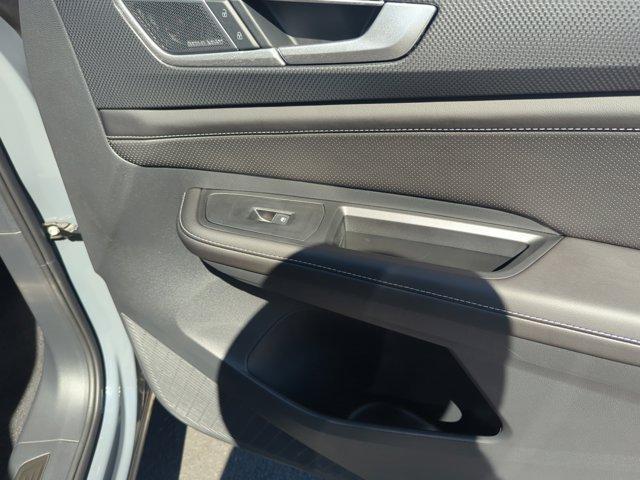 new 2026 Volkswagen Atlas Cross Sport car, priced at $54,251