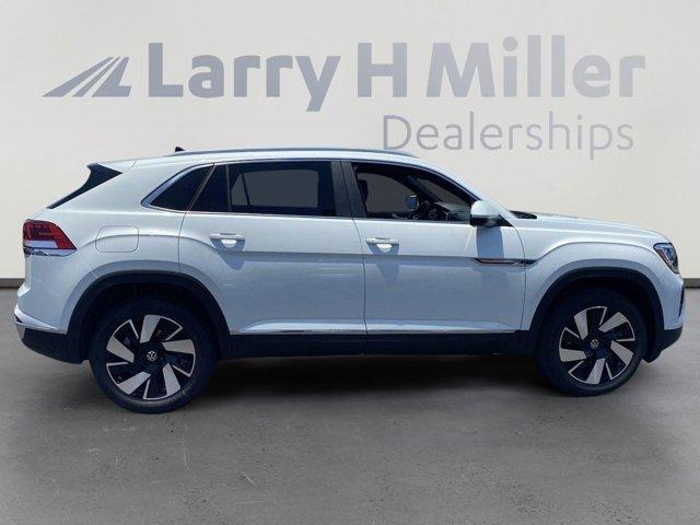 new 2024 Volkswagen Atlas Cross Sport car, priced at $45,915