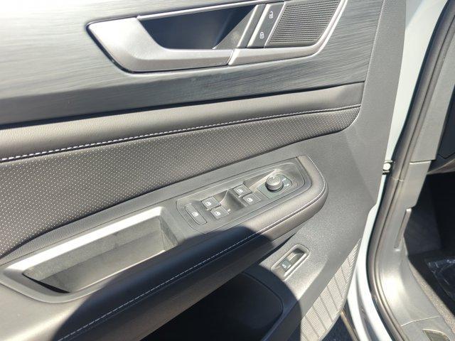 new 2026 Volkswagen Atlas Cross Sport car, priced at $44,012