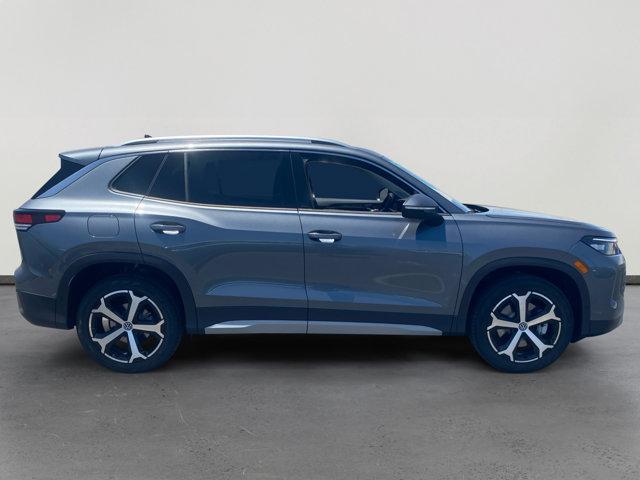 new 2025 Volkswagen Tiguan car, priced at $36,208