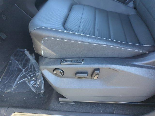 new 2025 Volkswagen Atlas car, priced at $43,334