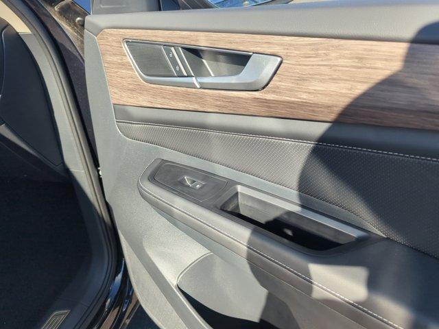 new 2025 Volkswagen Atlas car, priced at $43,334