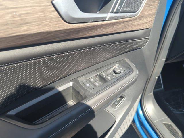 new 2025 Volkswagen Atlas car, priced at $49,244