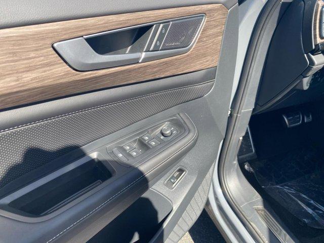 new 2025 Volkswagen Atlas car, priced at $54,804