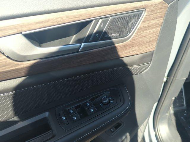 new 2026 Volkswagen Atlas car, priced at $54,804