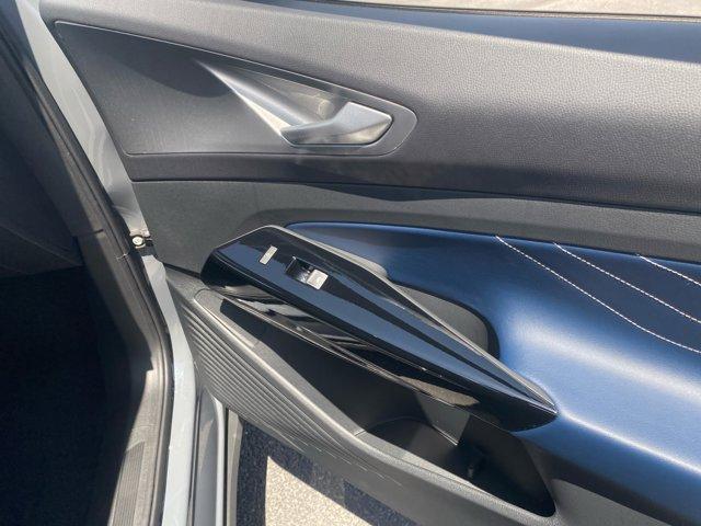 new 2025 Volkswagen ID.4 car, priced at $51,271