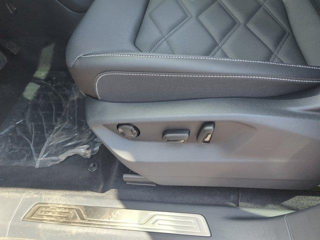 new 2026 Volkswagen Atlas car, priced at $46,670