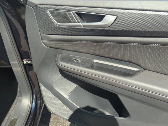 new 2026 Volkswagen Atlas Cross Sport car, priced at $48,897