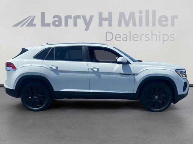 new 2025 Volkswagen Atlas Cross Sport car, priced at $41,068