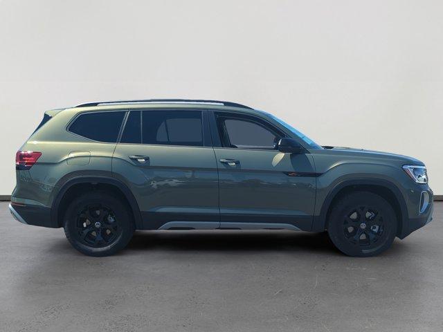 new 2025 Volkswagen Atlas car, priced at $46,059