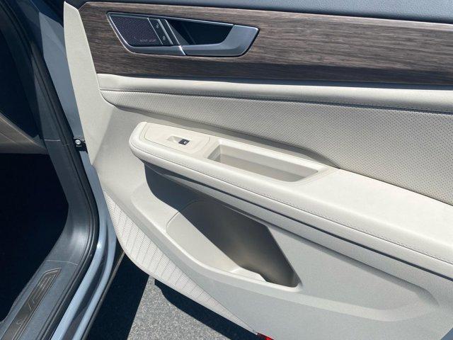 new 2025 Volkswagen Atlas car, priced at $55,596