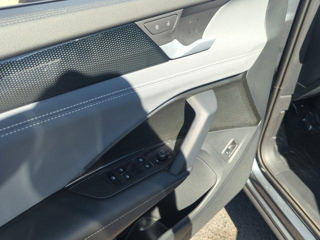 new 2025 Volkswagen Tiguan car, priced at $32,577