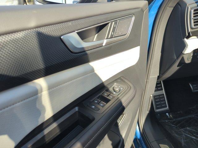 new 2026 Volkswagen Atlas Cross Sport car, priced at $53,676