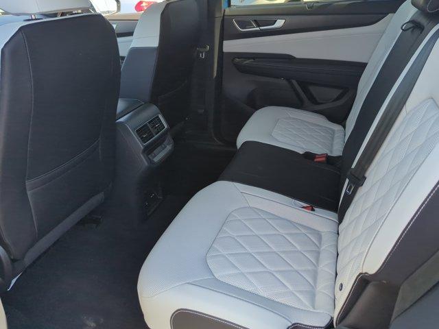 new 2026 Volkswagen Atlas Cross Sport car, priced at $53,676