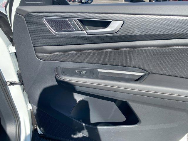 new 2025 Volkswagen Atlas Cross Sport car, priced at $53,176