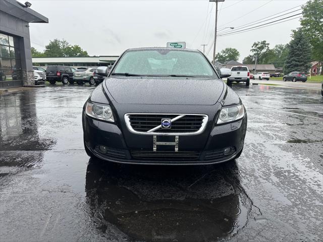 used 2009 Volvo S40 car, priced at $4,690