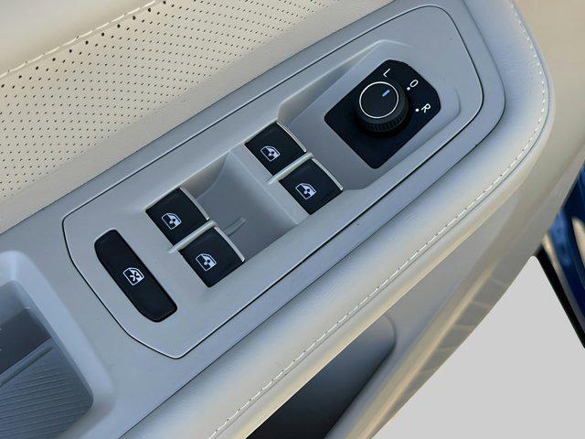 new 2025 Volkswagen Atlas car, priced at $45,821