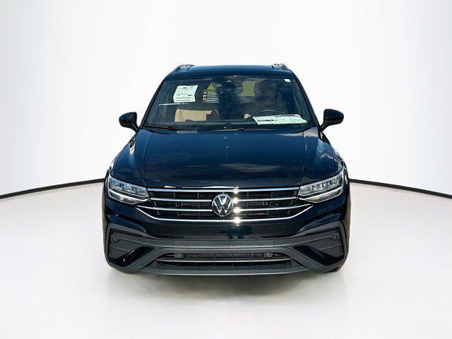 new 2024 Volkswagen Tiguan car, priced at $33,202