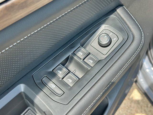 new 2026 Volkswagen Atlas car, priced at $45,981