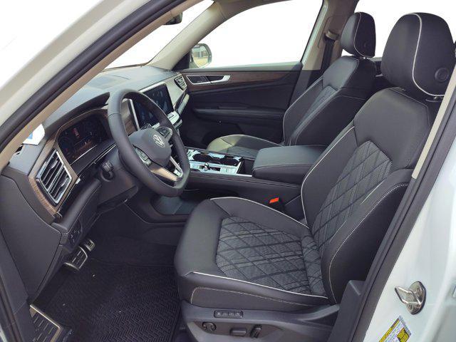 new 2025 Volkswagen Atlas car, priced at $54,621