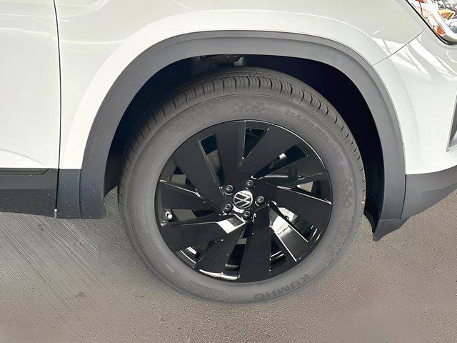new 2025 Volkswagen Atlas car, priced at $44,742