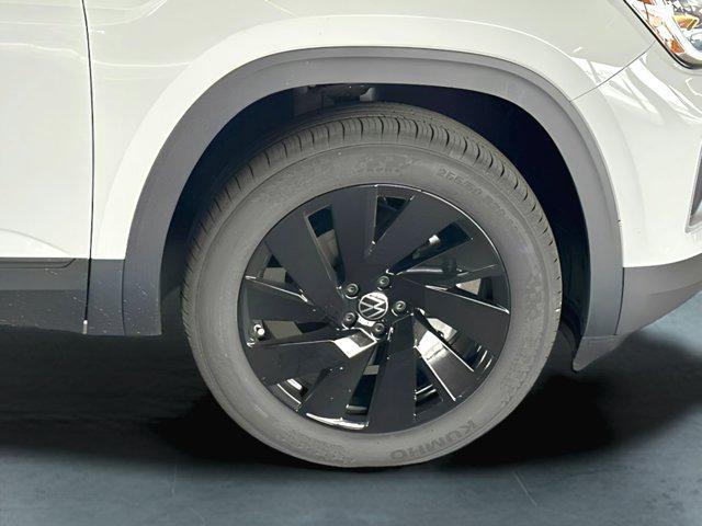 new 2025 Volkswagen Atlas car, priced at $44,742