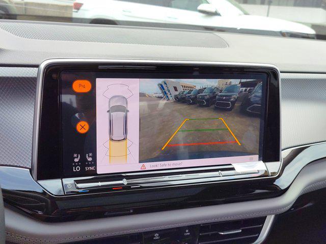 new 2025 Volkswagen Atlas car, priced at $48,611