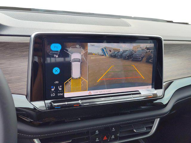 new 2025 Volkswagen Atlas car, priced at $54,021