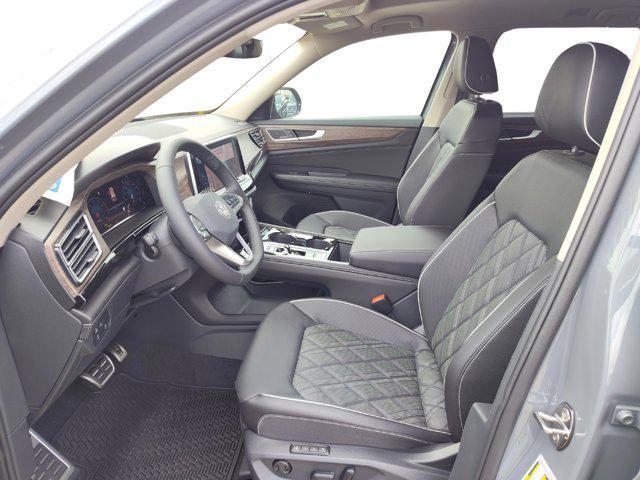 new 2025 Volkswagen Atlas car, priced at $54,021